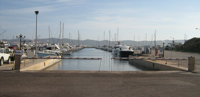 Ausblick auf den Yachthafen Lavrion
